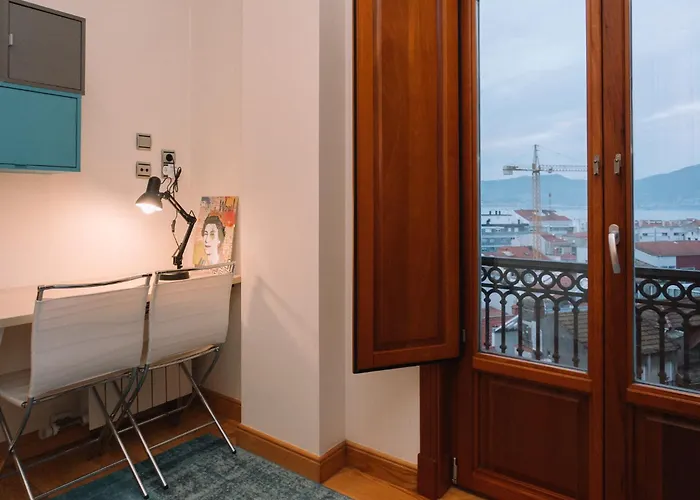 Centrico Con Vistas A La Ria By *